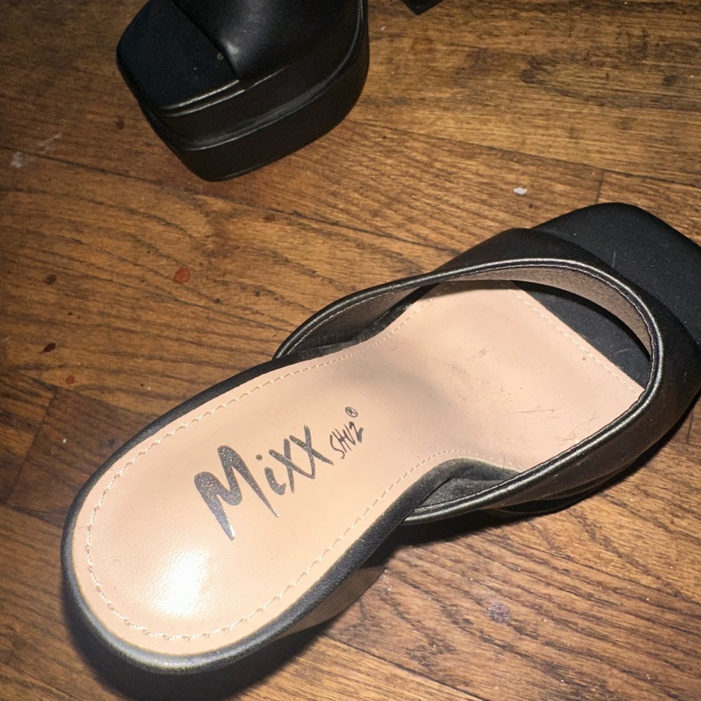 Mixx heels - Picture 3 of 6